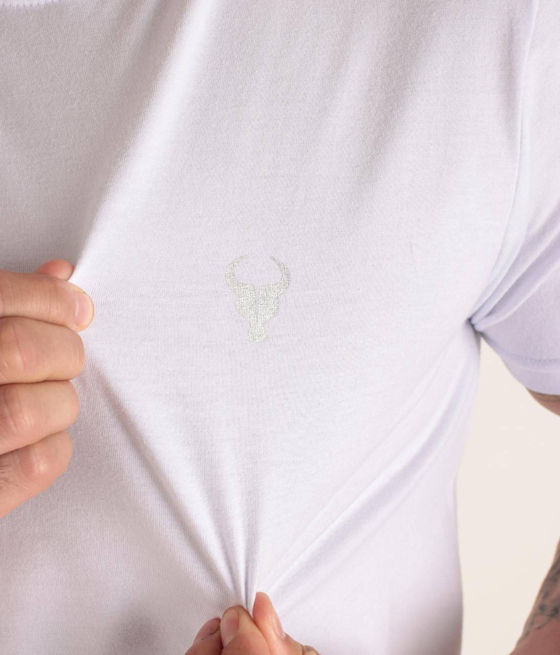 T-shirt Toro Branca Básica Silver