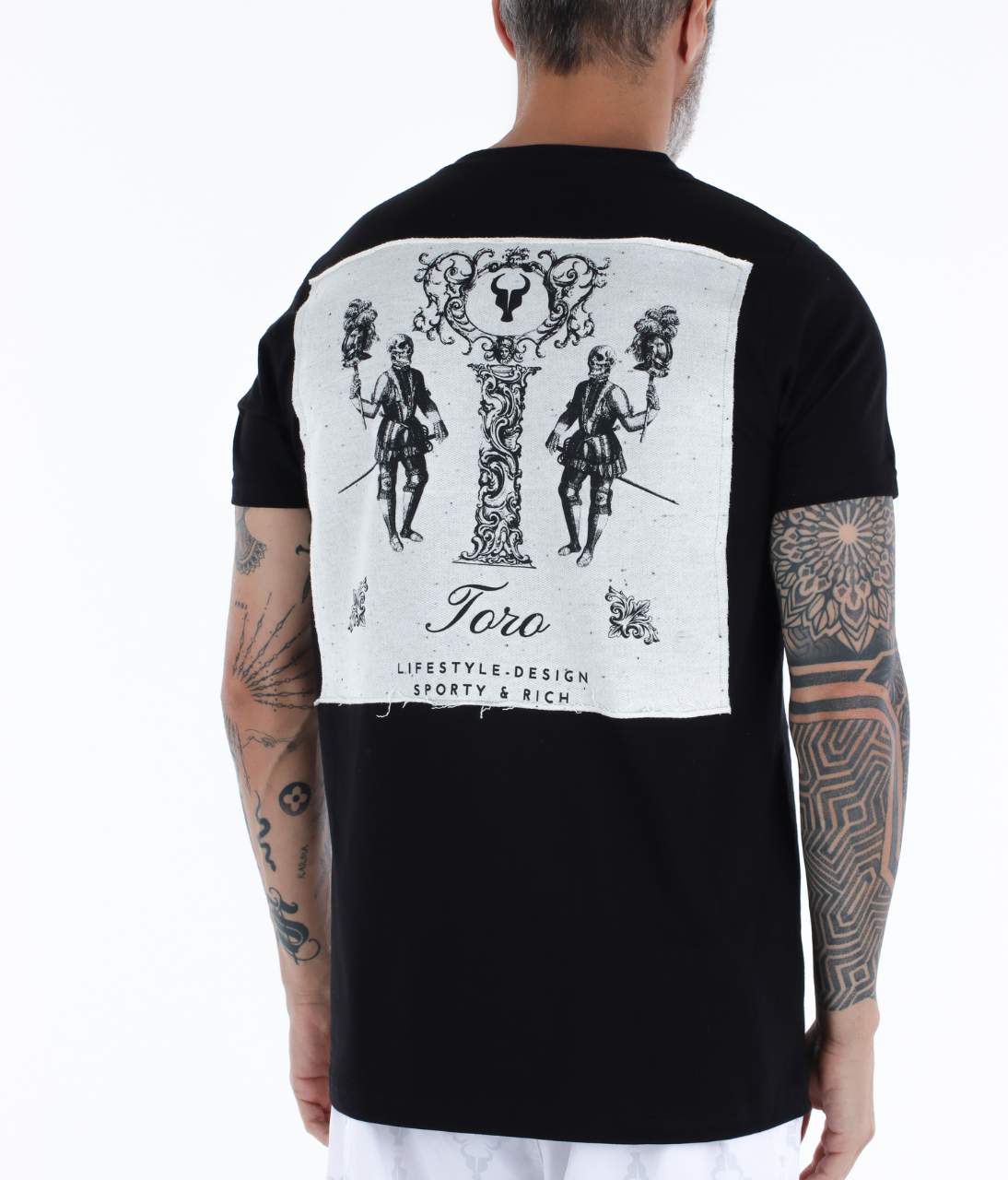 T-shirt Toro Preta C/  PATCH BARROCA