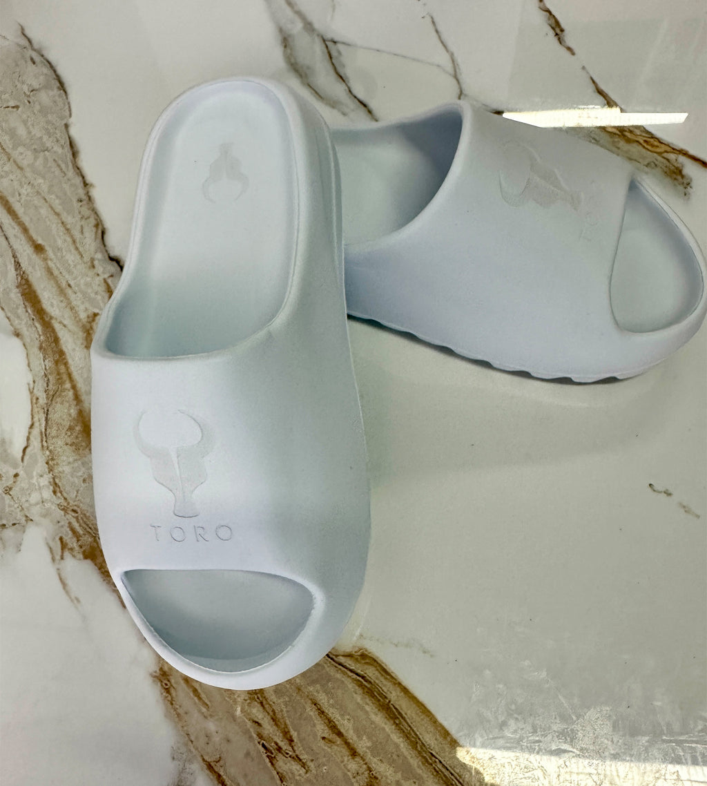 Chinelo Slide Toro NUVEM UNISSEX Branco