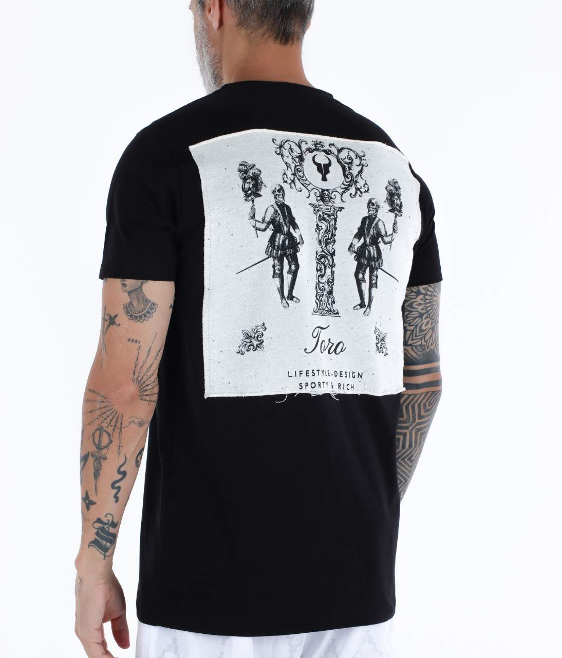 T-shirt Toro Preta C/  PATCH BARROCA