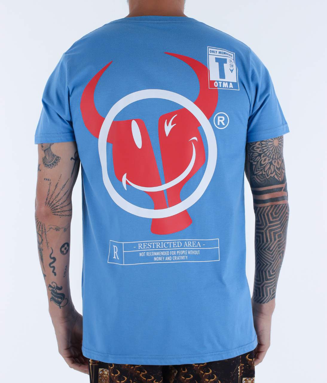 T-shirt Toro Only members Skyline