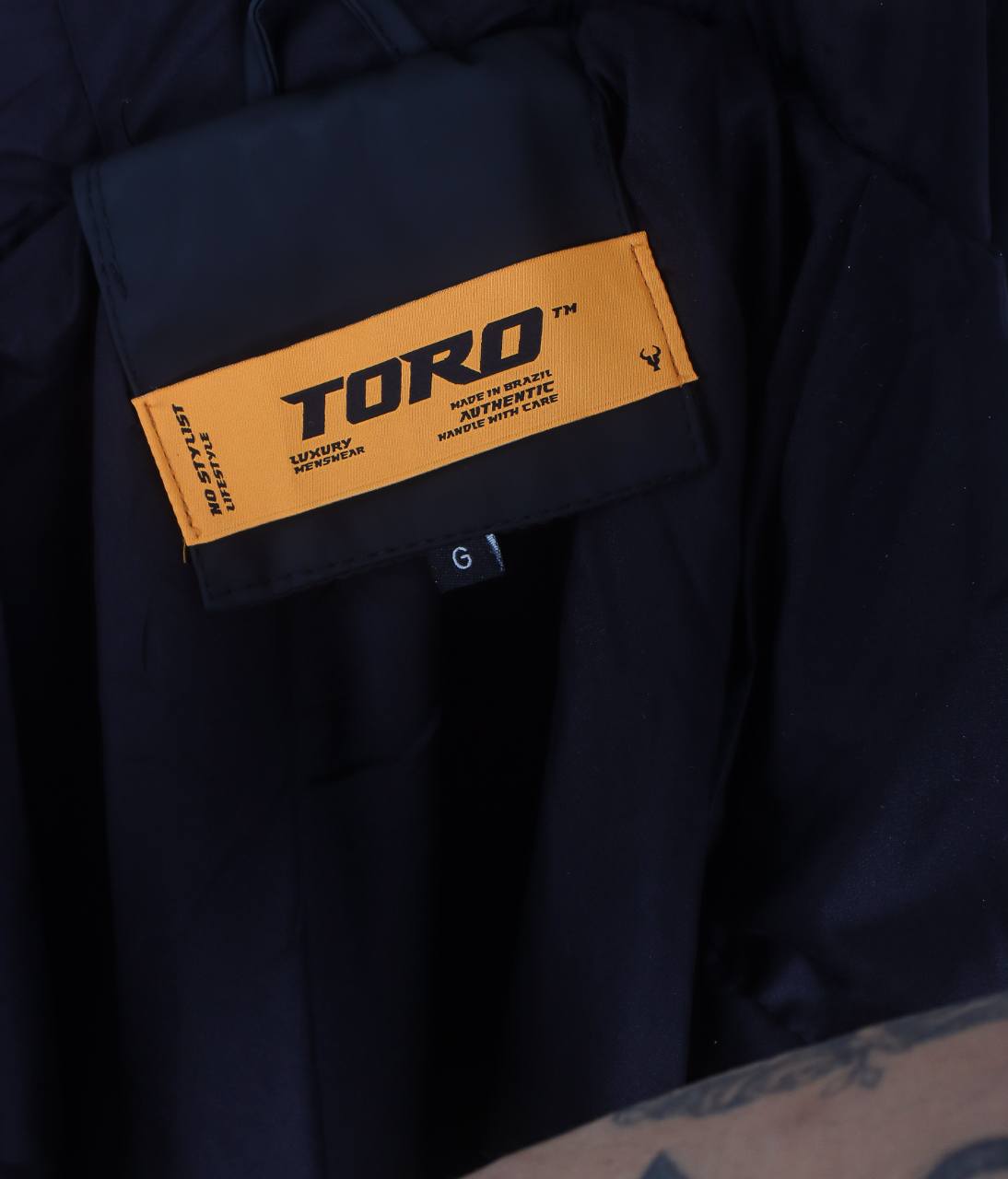 Jaqueta TORO capuz Preta