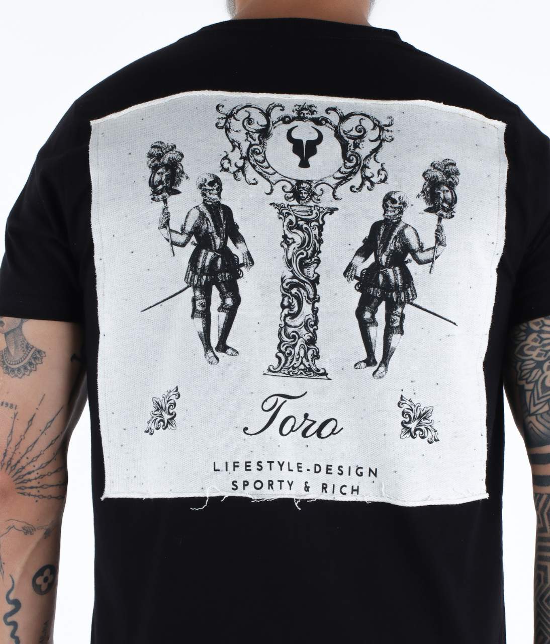T-shirt Toro Preta C/  PATCH BARROCA