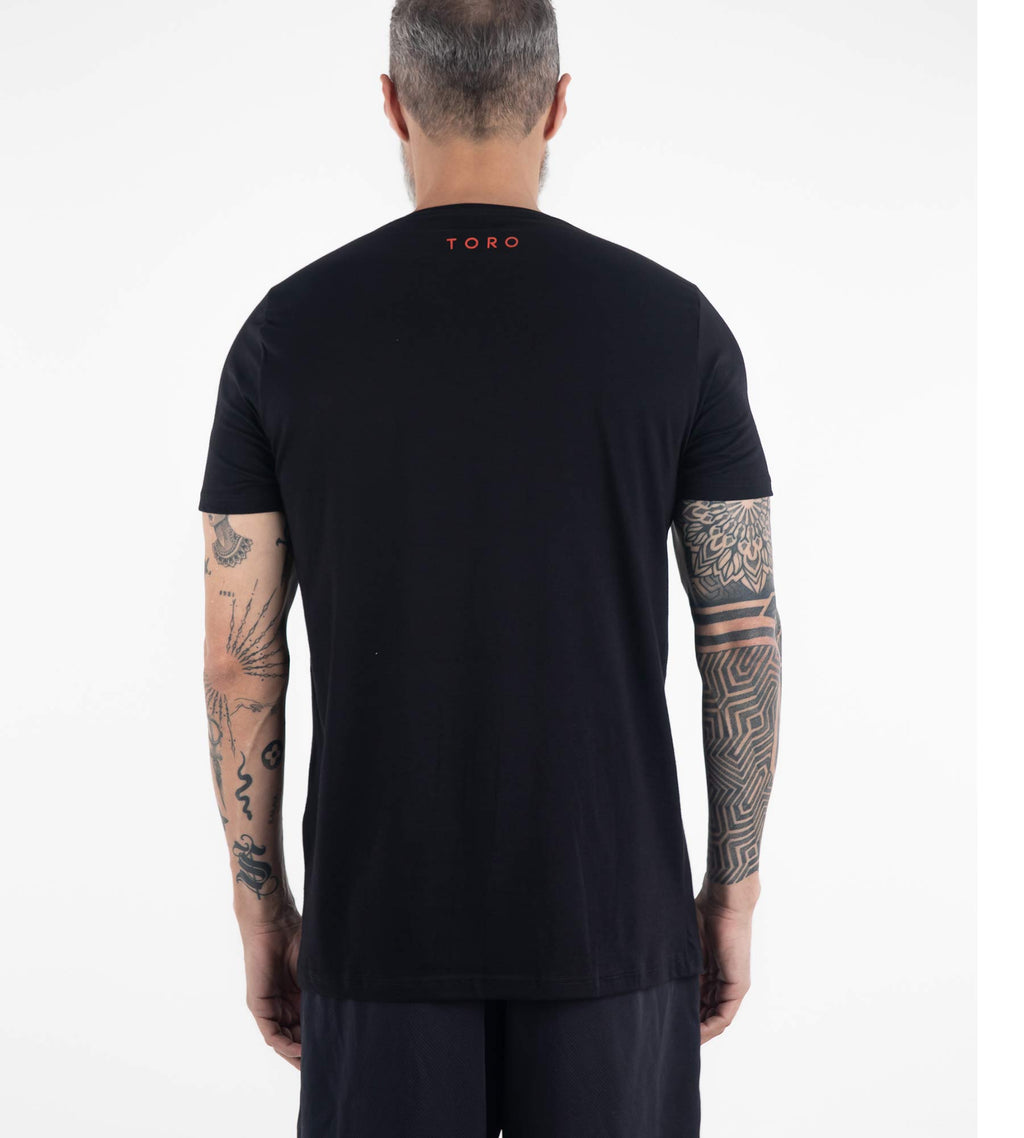 T-shirt Toro Fio egípcio Black red