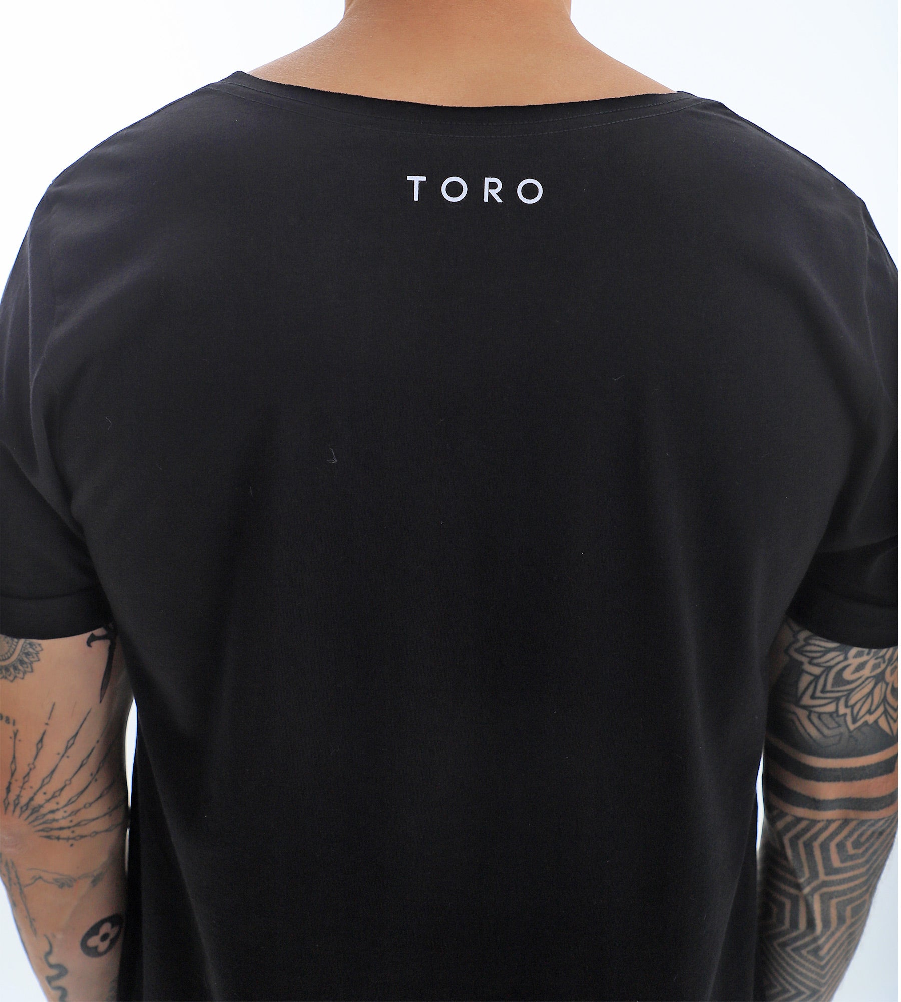 T-shirt Toro Long Corte à Fio Preto