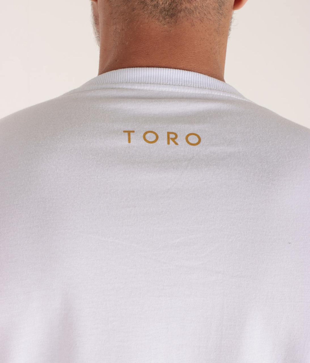 T-shirt Toro Branca Básica Gold