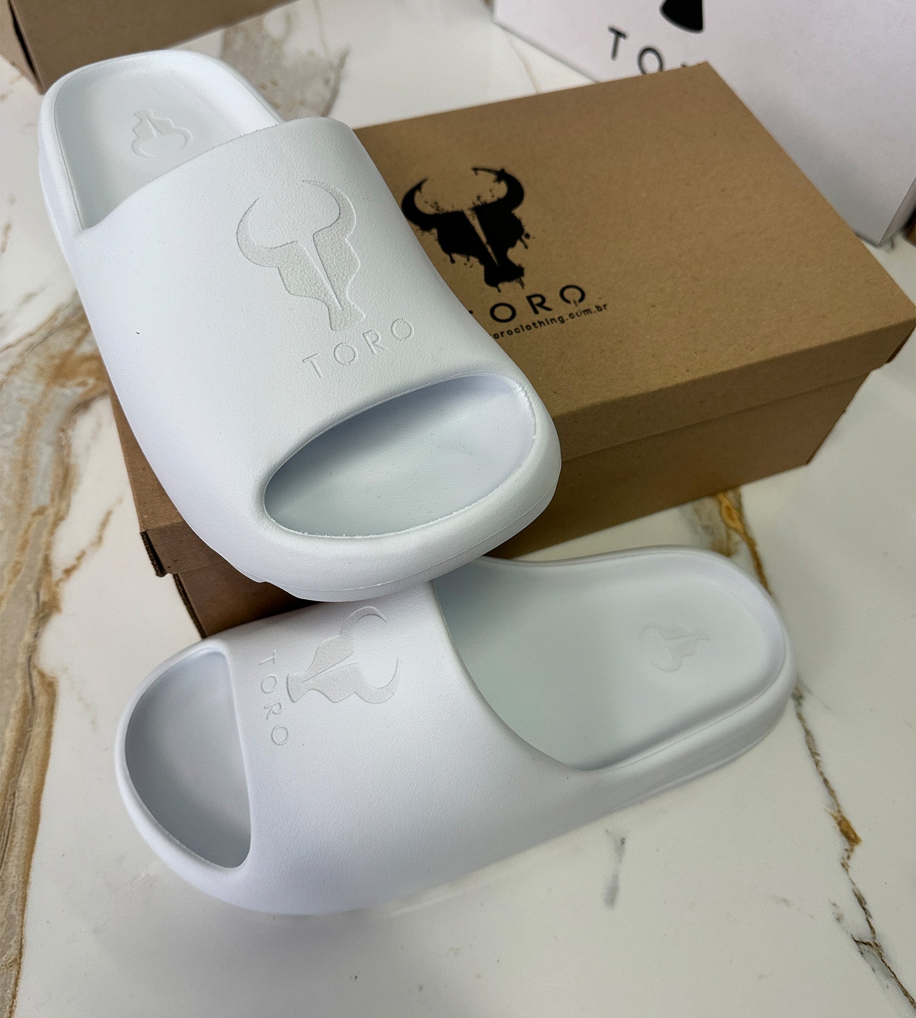 Chinelo Slide Toro NUVEM UNISSEX Branco
