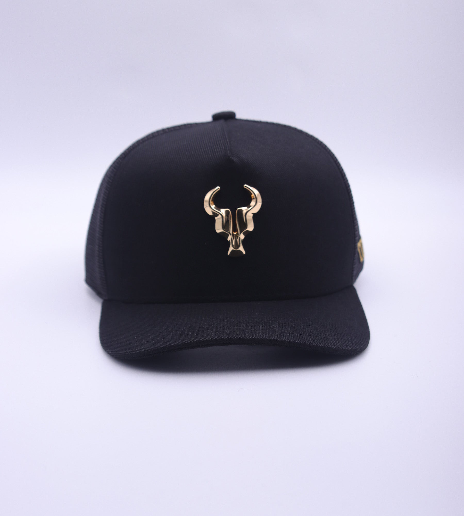 Boné Toro Preto Trucker Sp. Ed. Gold