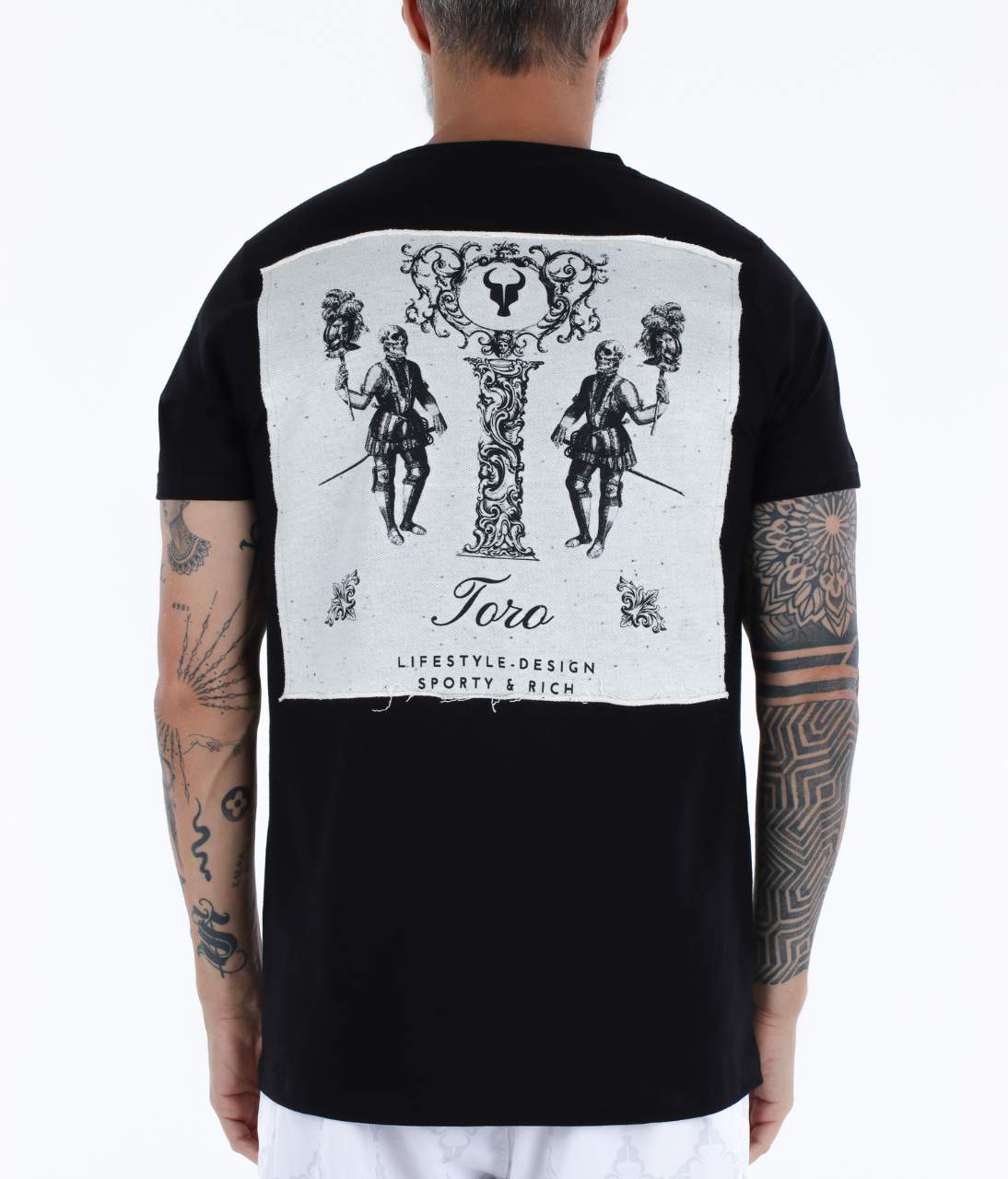 T-shirt Toro Preta C/  PATCH BARROCA