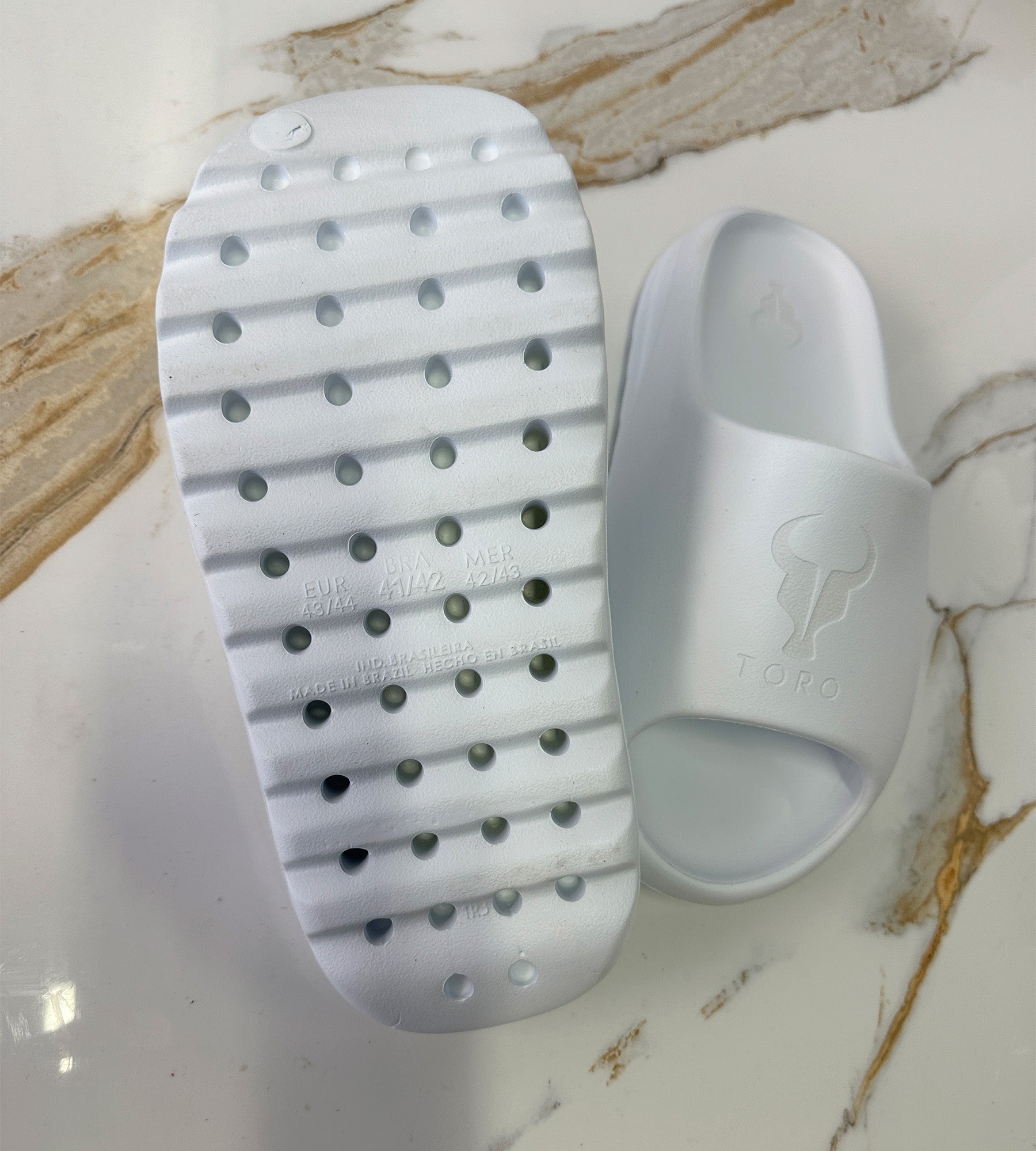Chinelo Slide Toro NUVEM UNISSEX Branco