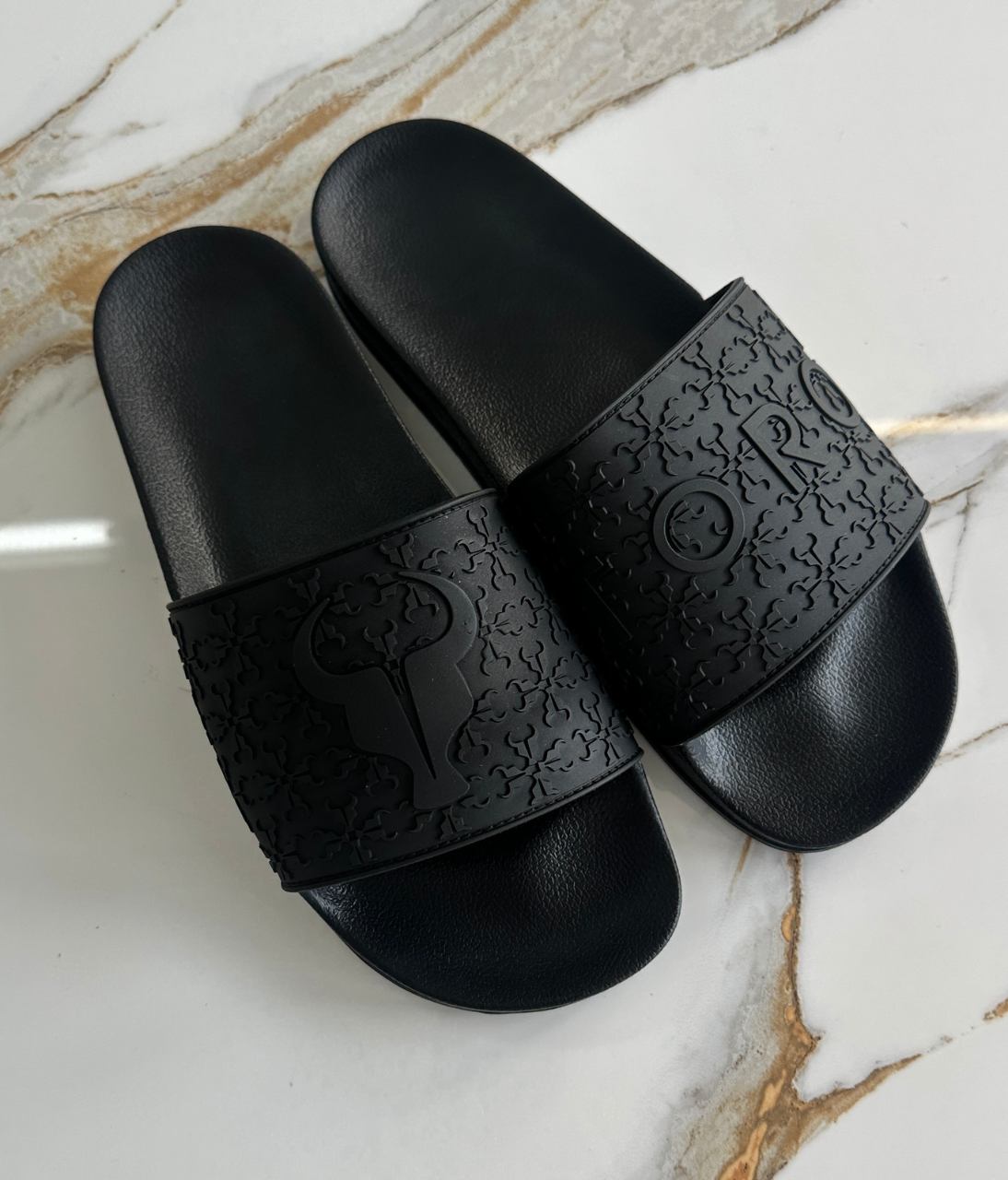 Chinelo Slide Toro Monogram All black