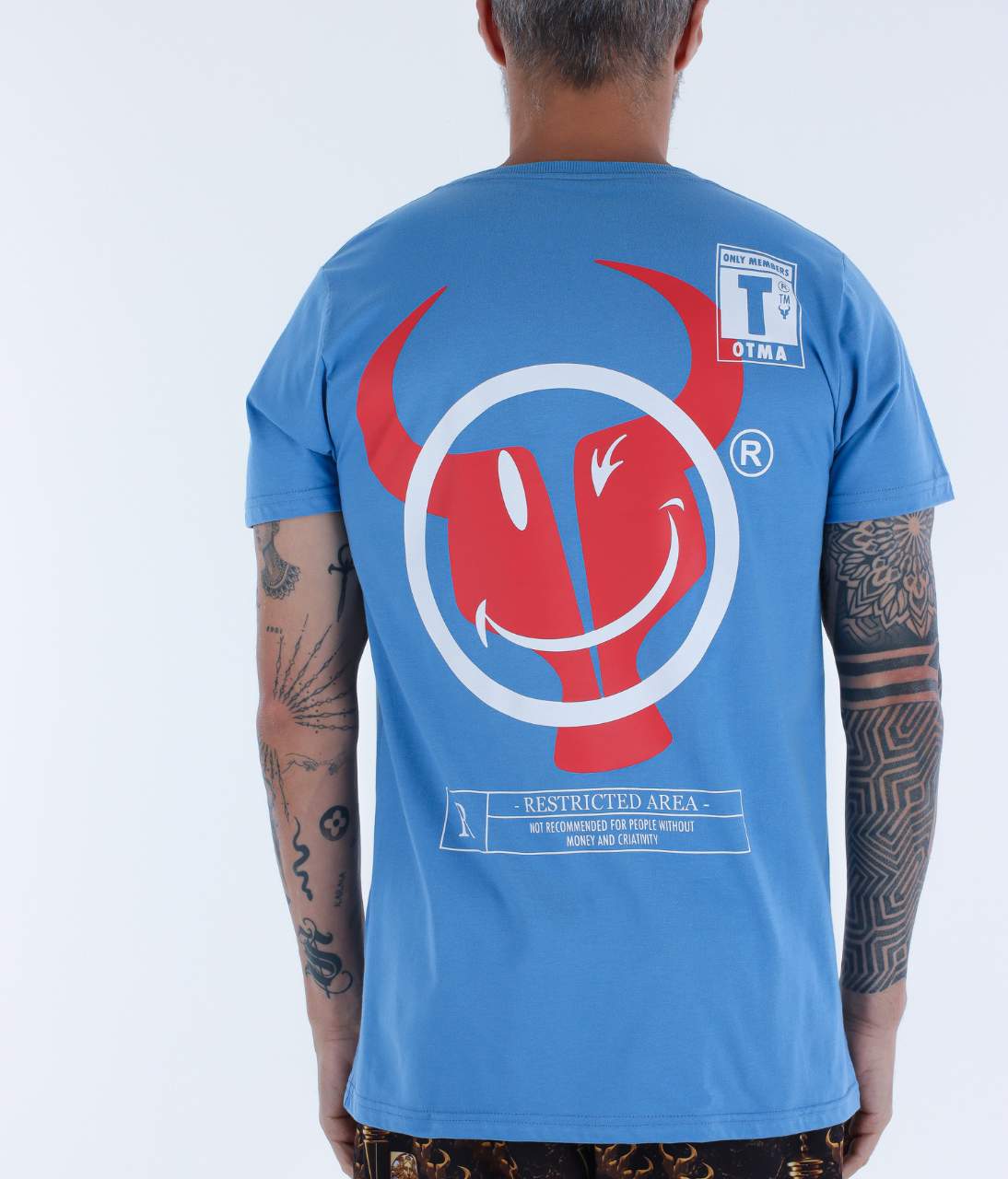 T-shirt Toro Only members Skyline