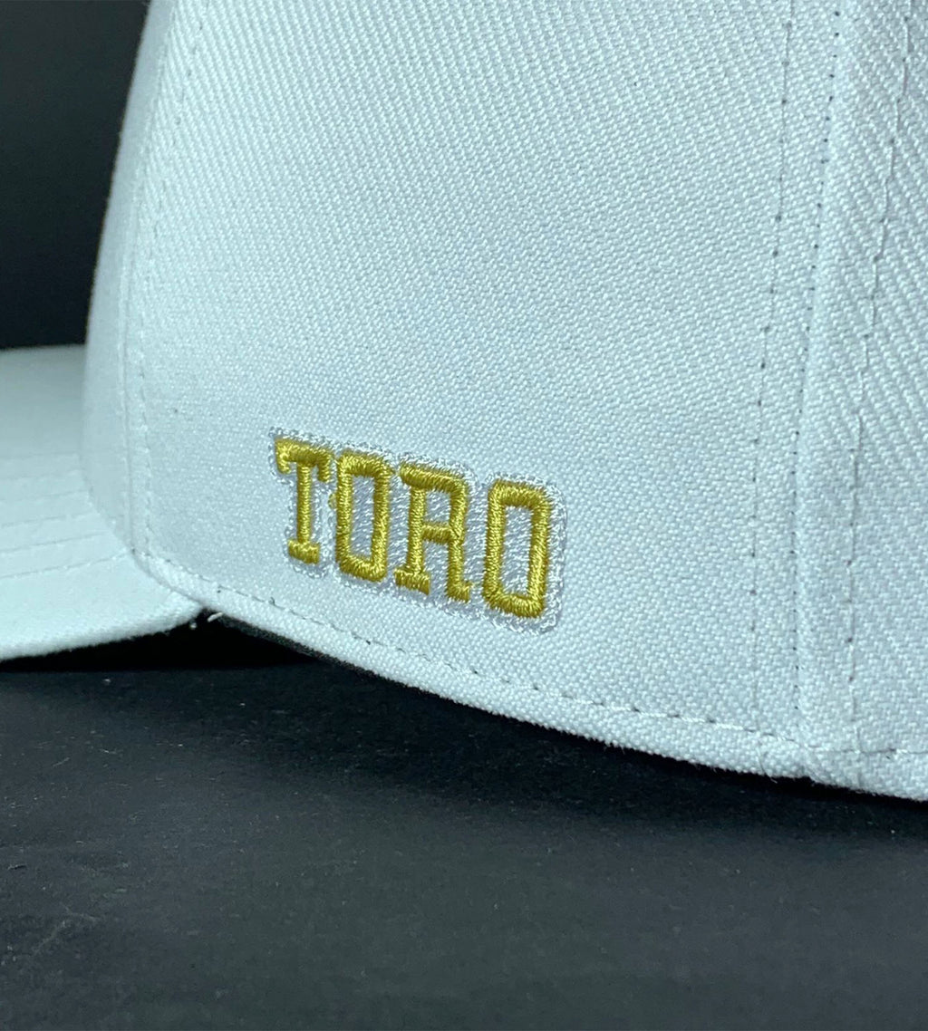 Boné Toro  Branco Special Edition Gold
