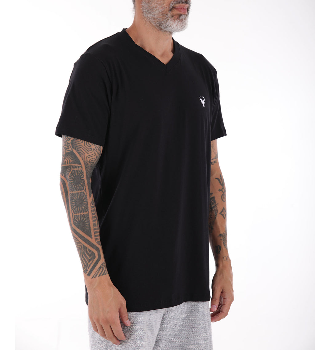 T-shirt Toro Decote "V"   EGíPCIO preta