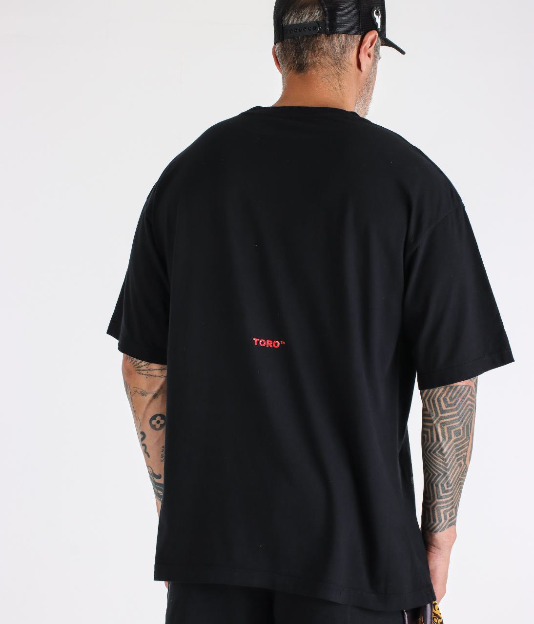 T-shirt Toro Over Tyson Be Real Preta