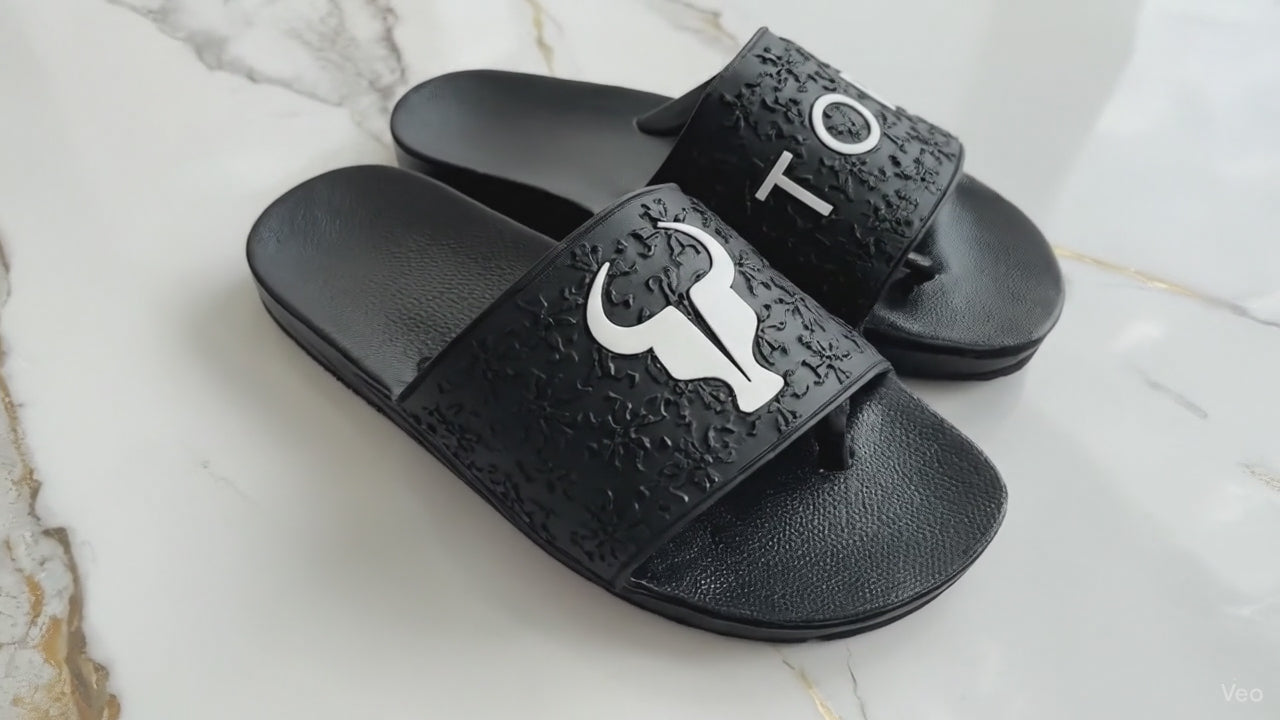 Chinelo slide Toro Monogram Black and White