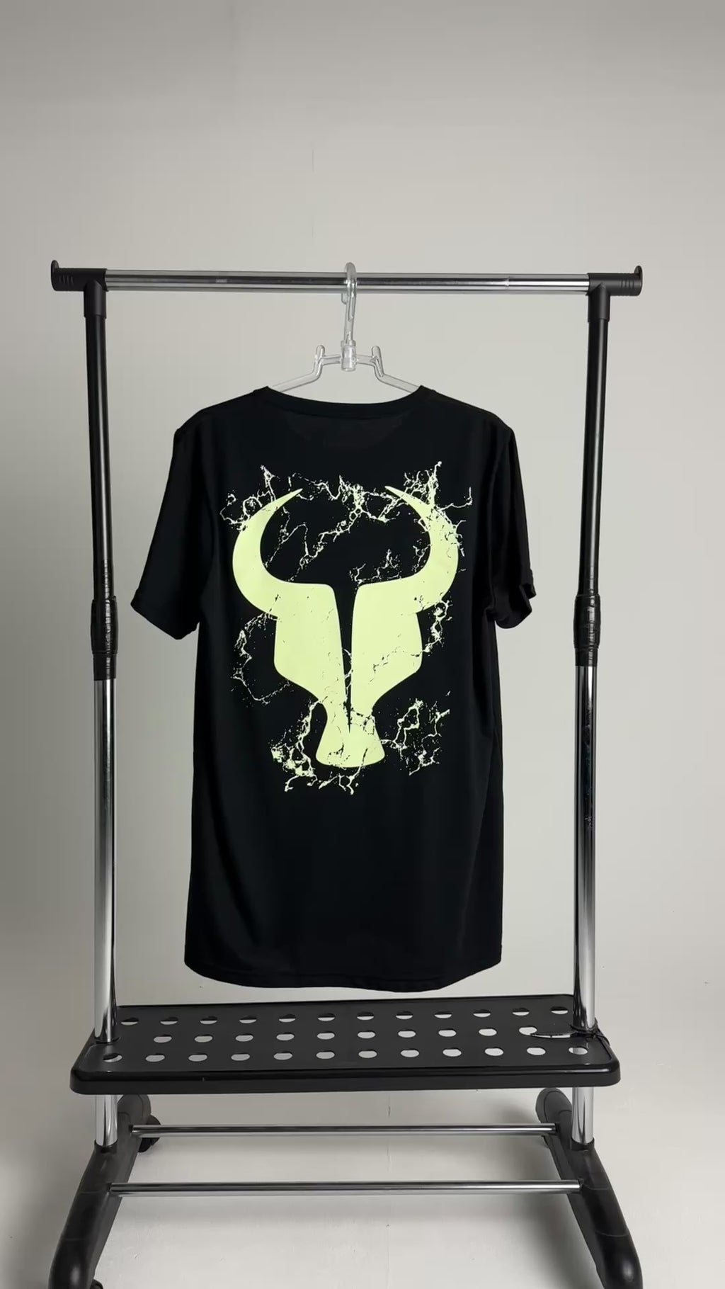 T-shirt Toro fluorescente Lightening
